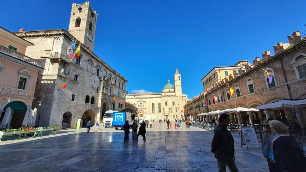Piazza Popolo Ascoli